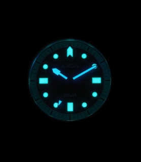 MONTRE NIXON Stinger 44  SOLAR