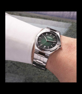 HERBELIN  CAP CAMARAT – QUARTZ DATE – ACIER & VERT