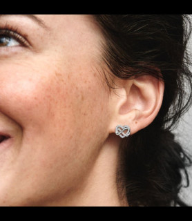 PANDORA Clous d'Oreilles Cœur Infini Scintillants